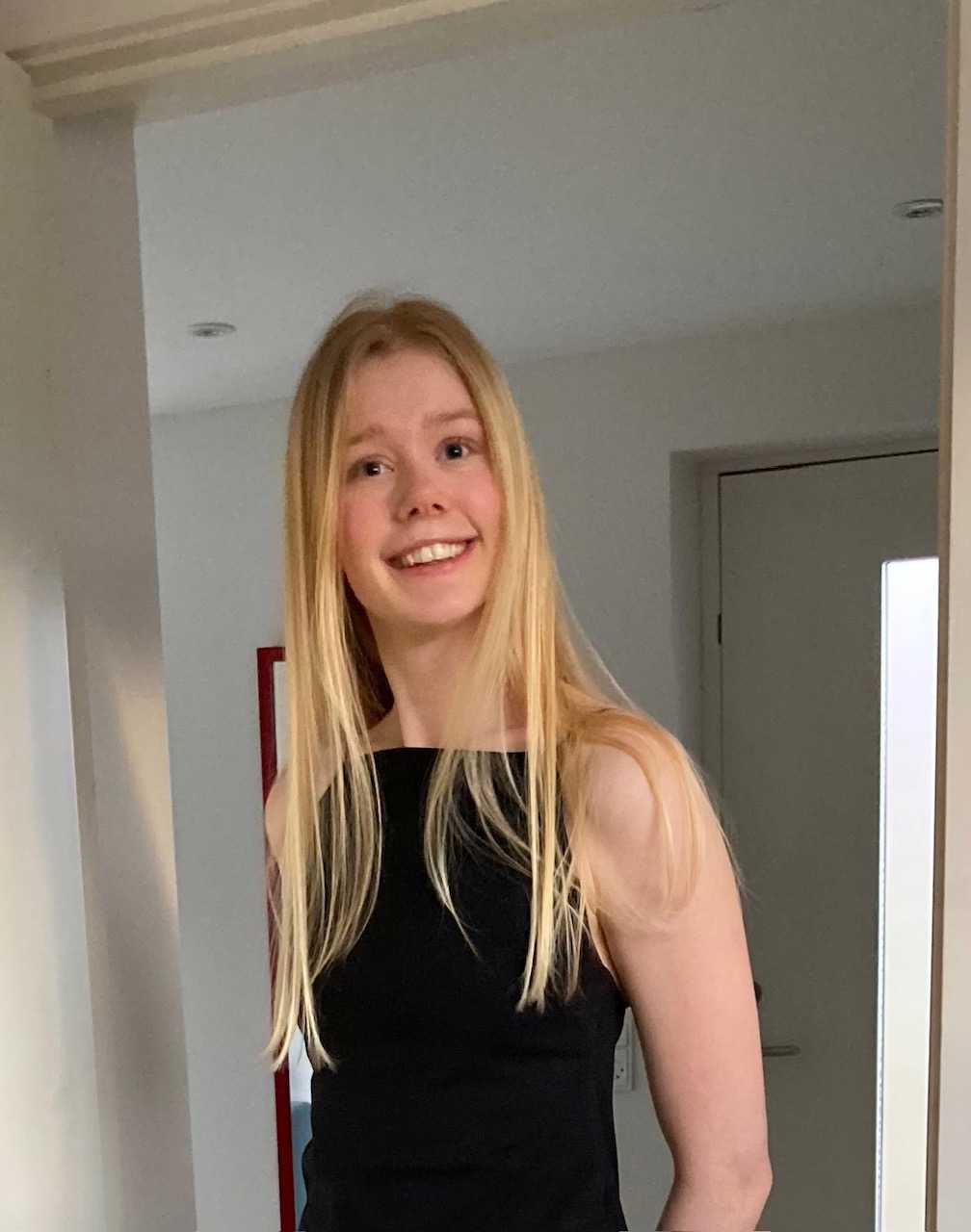 Portrætfoto af Svava, frivillig i Ungeuniverset