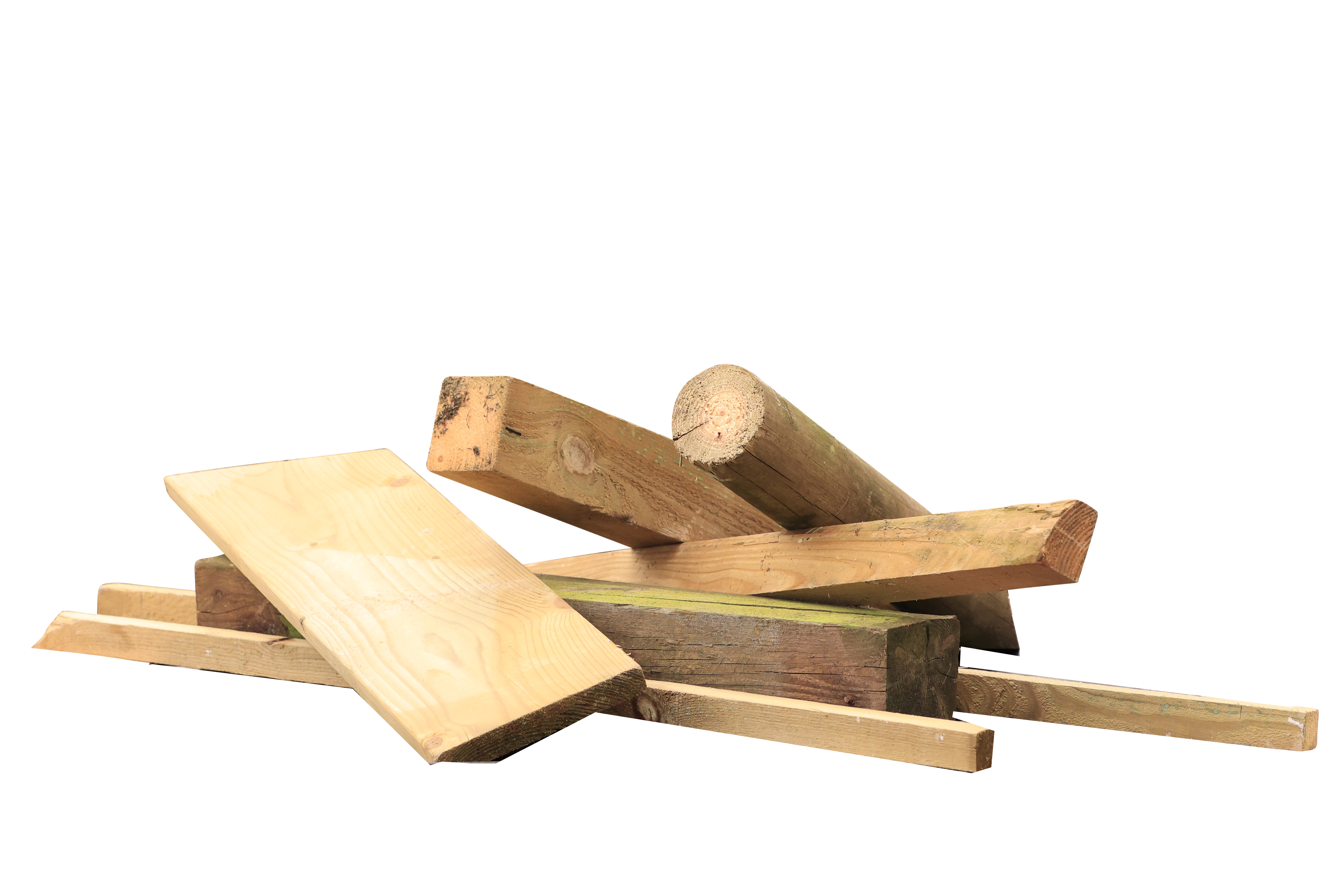 Byggeaffald - brædder og træstykker fra byggeprojekter eller nedrivning