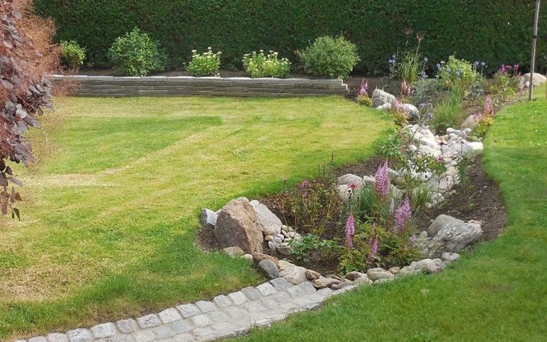 Eksempel på regnbed i haven